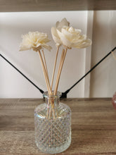 Load image into Gallery viewer, Reed diffuser bouquet
